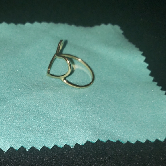 14k Gold Heart Ring - Picture 5 of 10